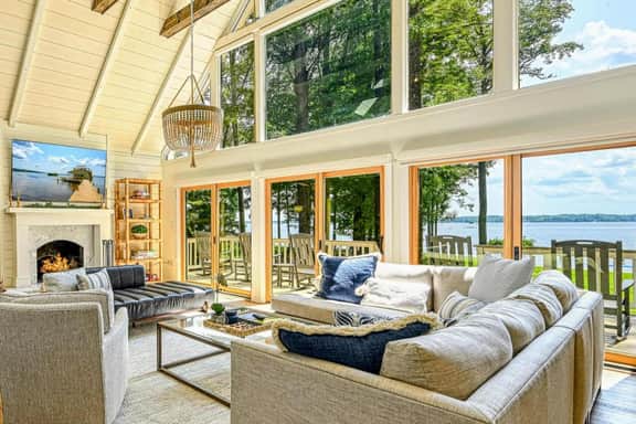 3017 Conways Trl (Lakeside Cottage)